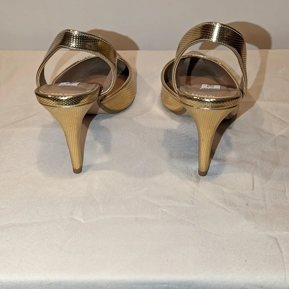 Shoes/Heels - Picture 4 of 7